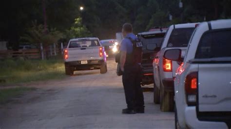 Manhunt continues for Texas shooting suspect, reward offered
